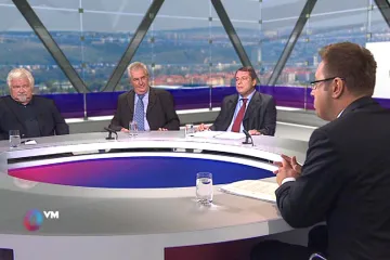 Tři expremiéři si zoufali nad neduhy české politiky
