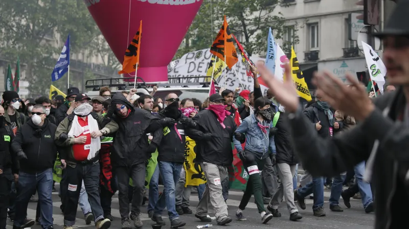 Zavadil: Ve Francii už jsou hlášeny výpadky elektřiny