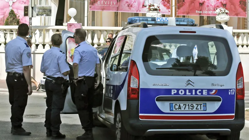 Krádež šperků v Cannes