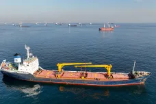 Ruské hrozby vyzněly naprázdno. Ukrajinskými vodami propluly první lodě od konce obilné dohody