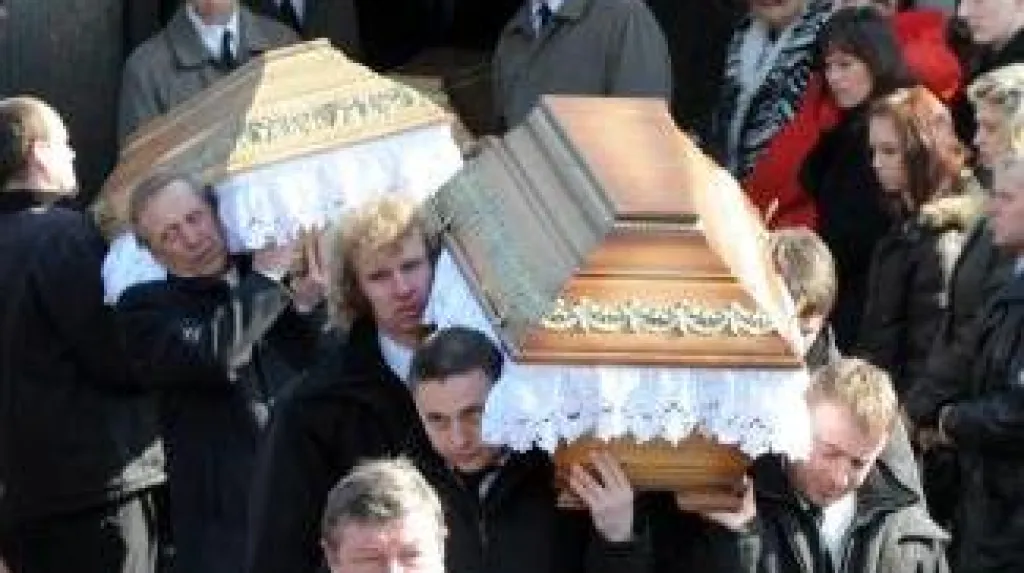 Pohřeb obětí v Petřvaldě