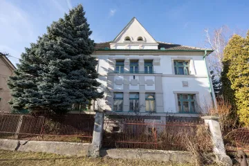 Obce raději kupují zchátralé nemovitosti, obávají se vzniku problémových ubytoven