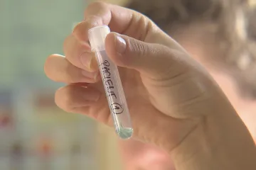 Jak na pohlavní chorobu? Středoškoláci si zkoušejí, co je čeká na medicíně, a zájem je velký