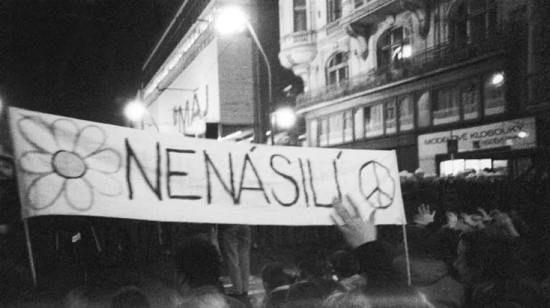 Média o brutalitě mlčela