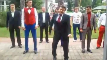 Parodie na tančícího prezidenta Medvěděva