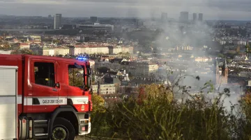 Požár zasáhl dřevěný kostel svatého Michala v Praze