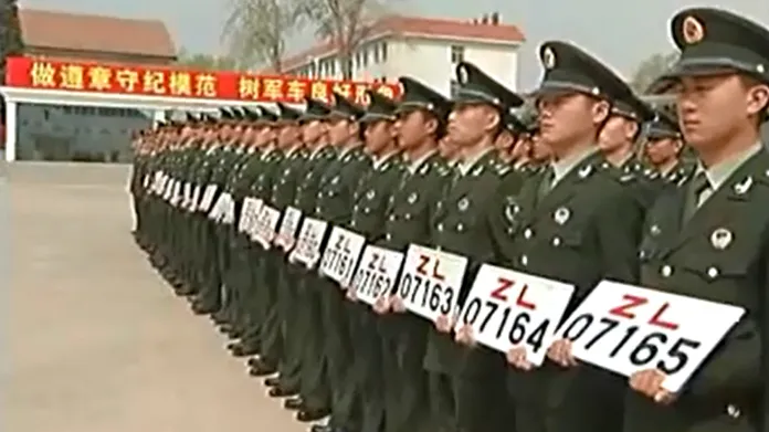 Čínská armáda představila nové vojenské SPZ