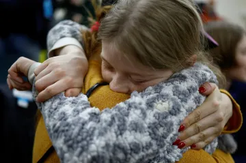 Běloruský Červený kříž přiznal, že se podílí na odvážení dětí z ukrajinského území