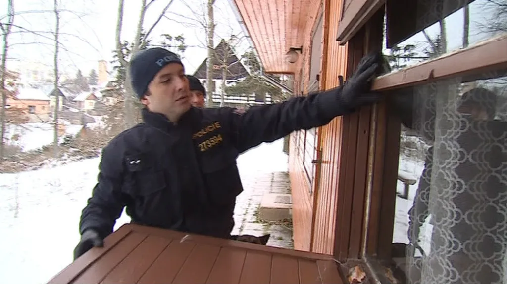 Policisté v Jedovnicích kontrolují chaty