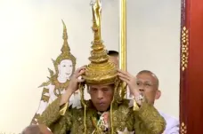 V Thajsku korunovali nového krále Rámu X. Změna na trůnu přišla po 70 letech