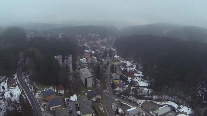 Teplé počasí trápí provozovatele sjezdovek