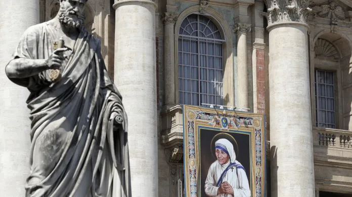 Vatikán se připravuje na svatořečení Matky Terezy