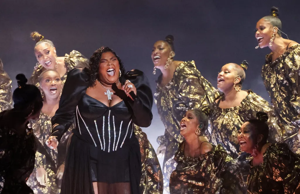 Rapperka Lizzo si nakonec odnesla cenu za nahrávku roku za svůj singl About Damn Time