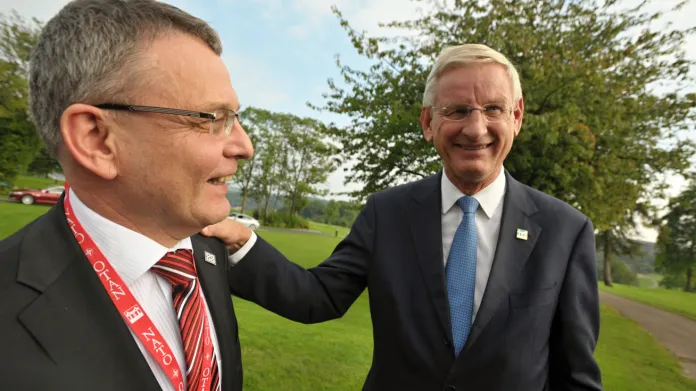 Lubomír Zaorálek a Carl Bildt na summitu NATO