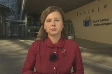 Respektujeme volbu slovenských občanů, ovlivnily ji však dezinformace, uvedla Jourová