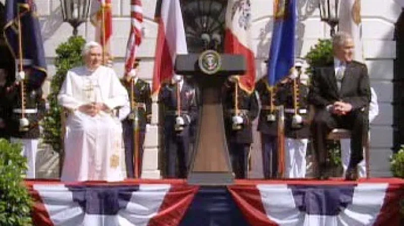 Benedikt XVI. a George Bush