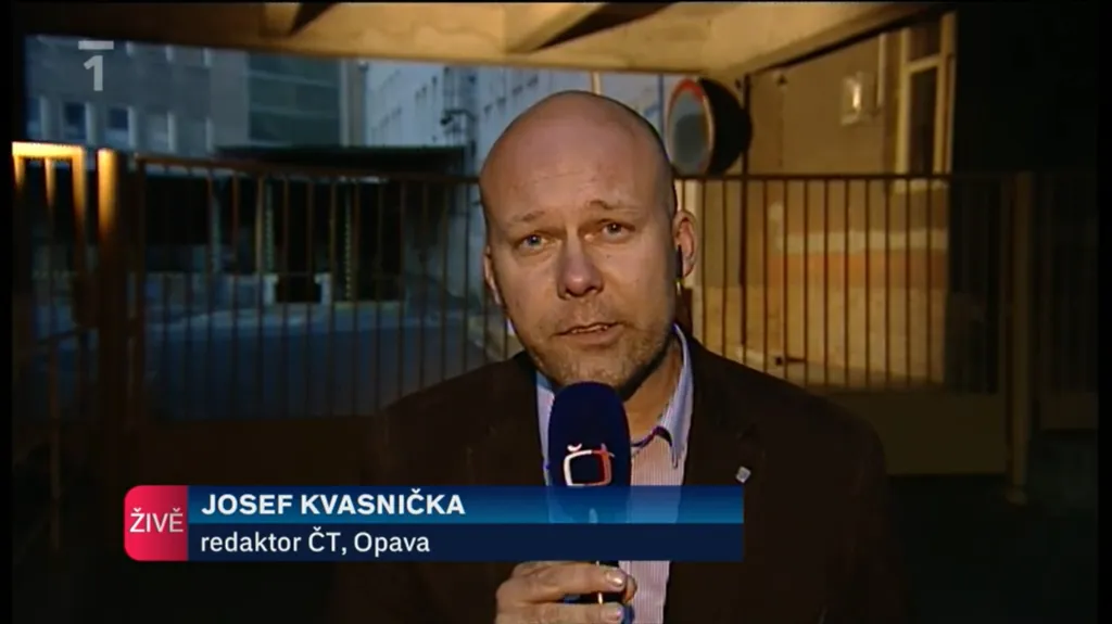 Reportér Josef Kvasnička u opavského skladu