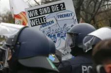 V Německu sílí antisemitismus. Půdu mu vytváří demonstrace proti hygienickým opatřením