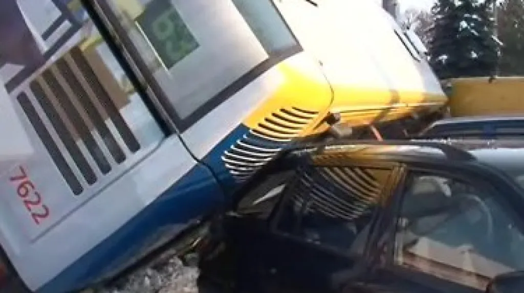 Nehoda linkového autobusu v Brně-Chrlicích