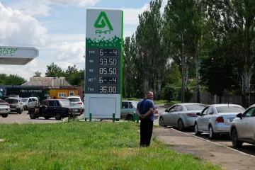 Rusko sužuje palivová krize, stojí za ní ukrajinské údery
