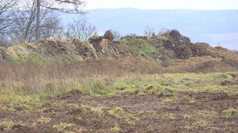 Místo, kde podle pamětníka měly v rokli skončit nebezpečné sudy