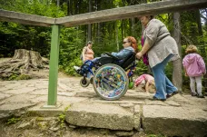 S cestováním na vozíku má pomoci aplikace. Handicapovaní mapují turistické trasy