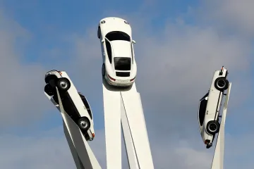 Loni se v EU poprvé od krize prodalo přes 15 milionů aut. Automobilový trh zrychluje už čtyři roky v řadě