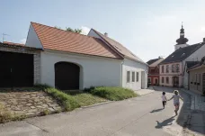 Architekti Jiří a Barbora Weinzettlovi si postavili dům v Trhových Svinech. Patří jim Česká cena za architekturu