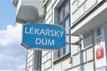 Plzeňský léčitel poskytoval gynekologické služby. Bez licence od kraje