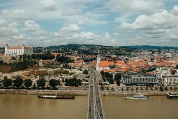 Slováci vybírají prezidenta. Kampaň byla o Ficovi, Kiskovi i útocích na Čaputovou