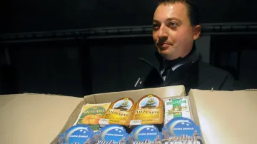 Policie objevila na zlínském sídlišti skladiště podezřelého alkoholu
