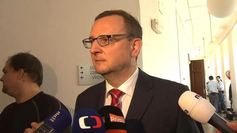 Události: Nečas zpochybnil, že sledovali jeho bývalou manželku