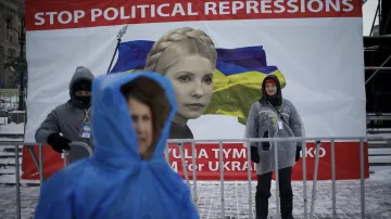 Nespokojení Ukrajinci zůstávají na náměstí Nezávislosti