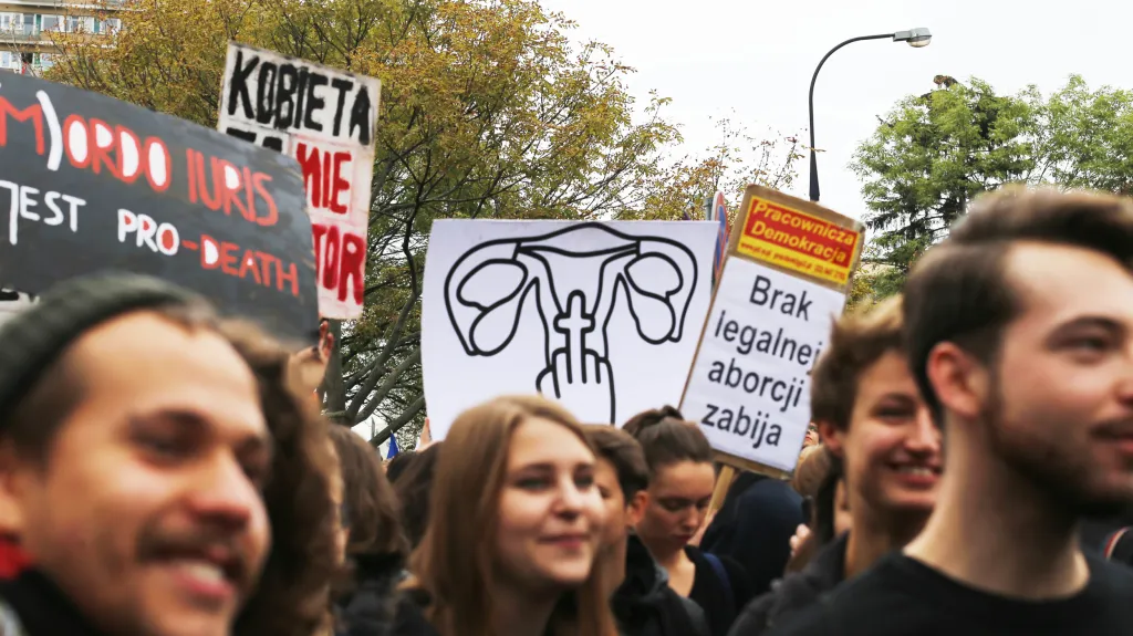 Varšavský protest proti novému potratovému zákonu