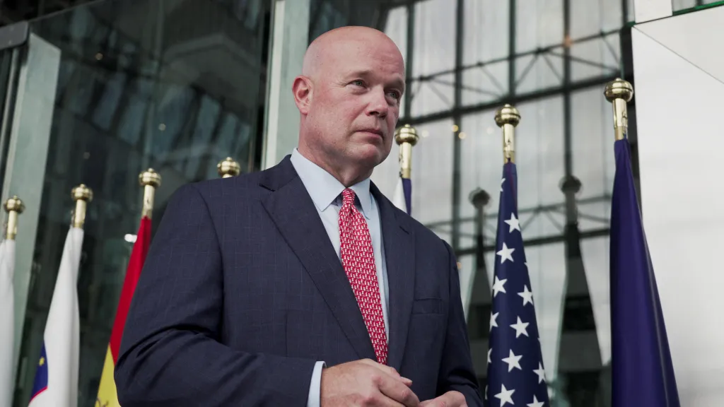 Velvyslanec USA při NATO Matthew Whitaker