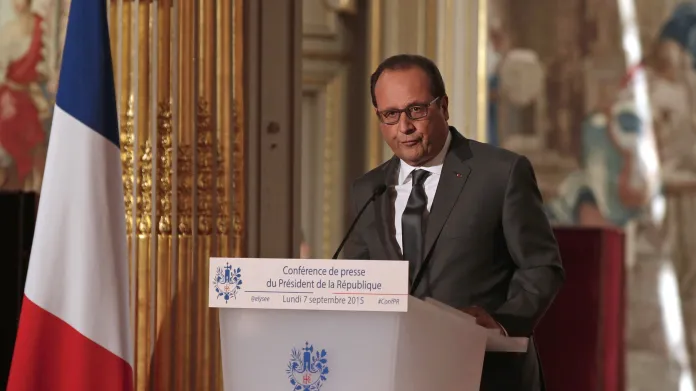 Francois Hollande na pravidelné půlroční tiskové konferenci