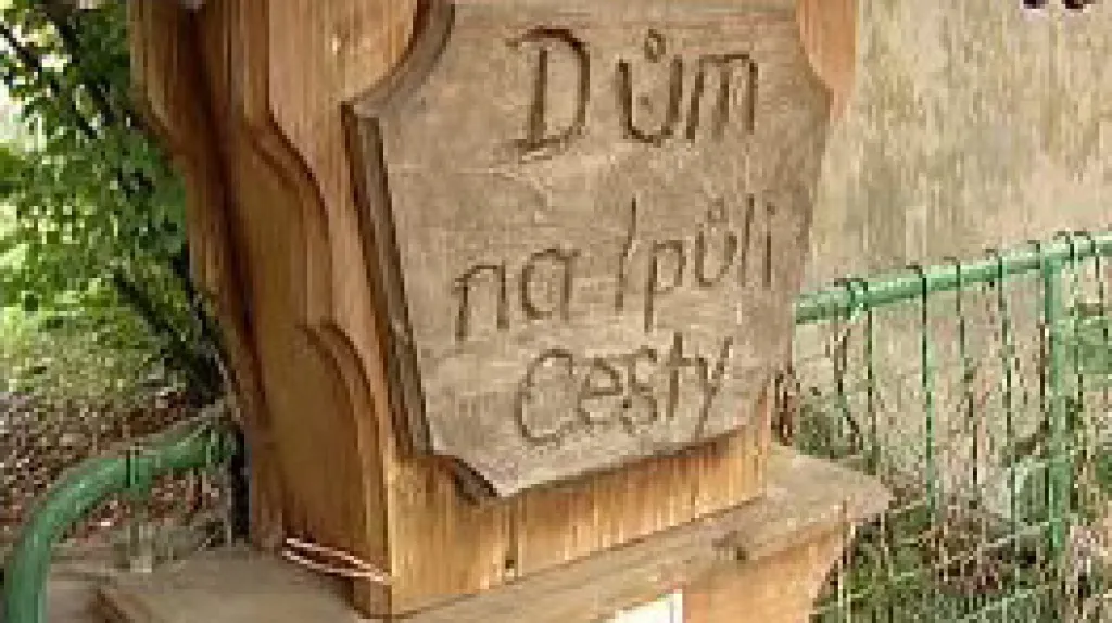 Schránka Domu na půli cesty