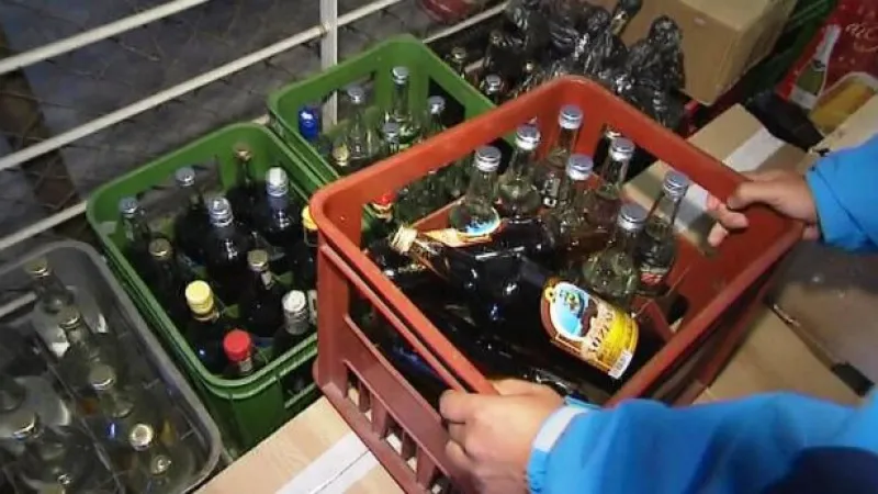 Muž otrávený metanolem leží v umělém spánku v nemocnici