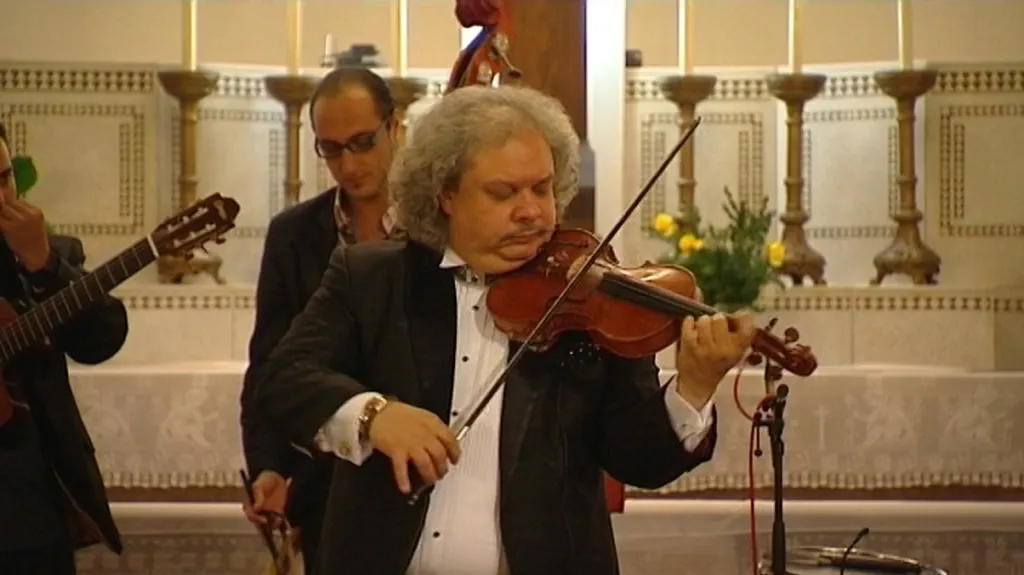 Houslista Roby Lakatos