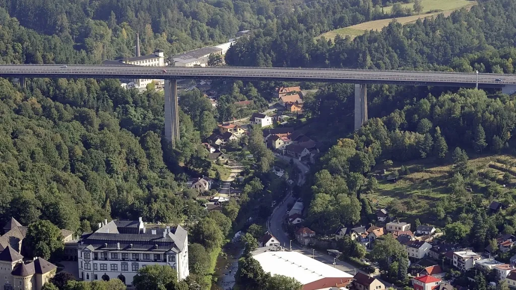 Velké Meziříčí chce na most kvůli sebevrahům nainstalovat záchytné sítě