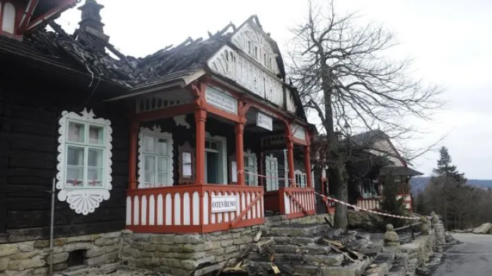 Události: Obnova vyhořelé chaty Libušín