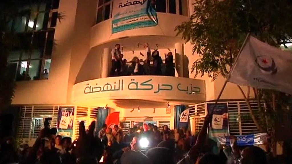 Oslavy výsledků voleb v Tunisku