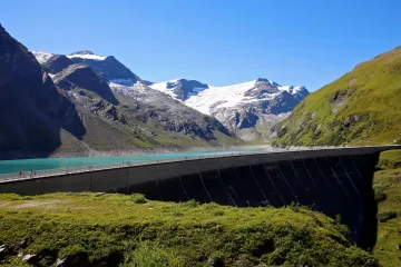 Po pádu v rakouských Alpách zahynul český horolezec