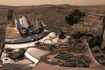 Sonda Curiosity si na Marsu pořídila parádní selfie