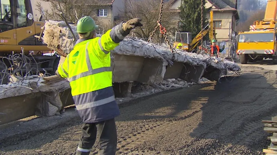 Demolice mostu v Železném Brodě