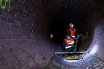 Z pražských kanálů po tragédii zmizelo dvanáct rizikových kešek