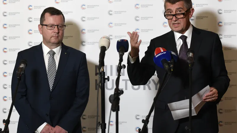 Premiér Andrej Babiš uvedl 27. června 2018 v Praze do úřadu nového ministra kultury Antonína Staňka.
