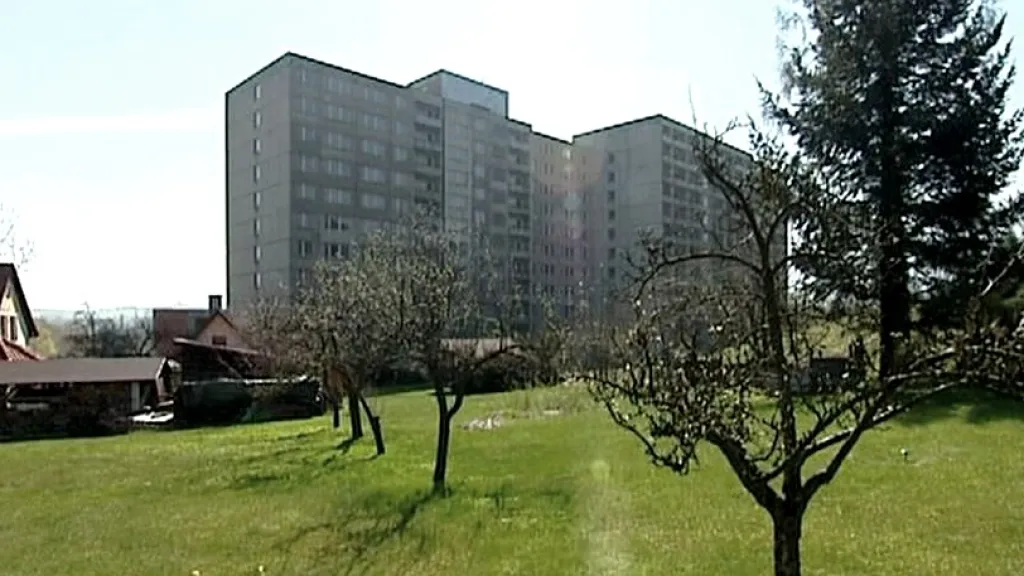 Zchátralé paneláky