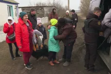 V okolí Charkova začala povinná evakuace. Ukrajinské rodiny musí opustit své domovy