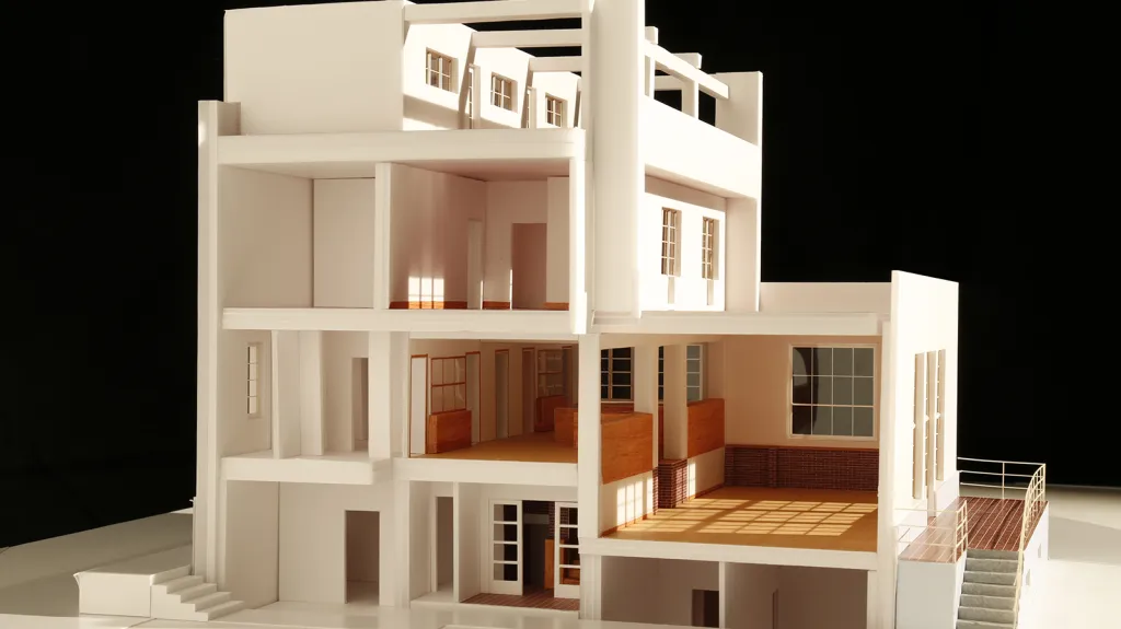Profesor Yoshio Sakurai se svými studenty vystavuje poprvé v Evropě modely nejvýznamnějších staveb Adolfa Loose. Součástí výstavy je i unikátní model Winternitzovy vily z roku 1932 v měřítku 1:50.